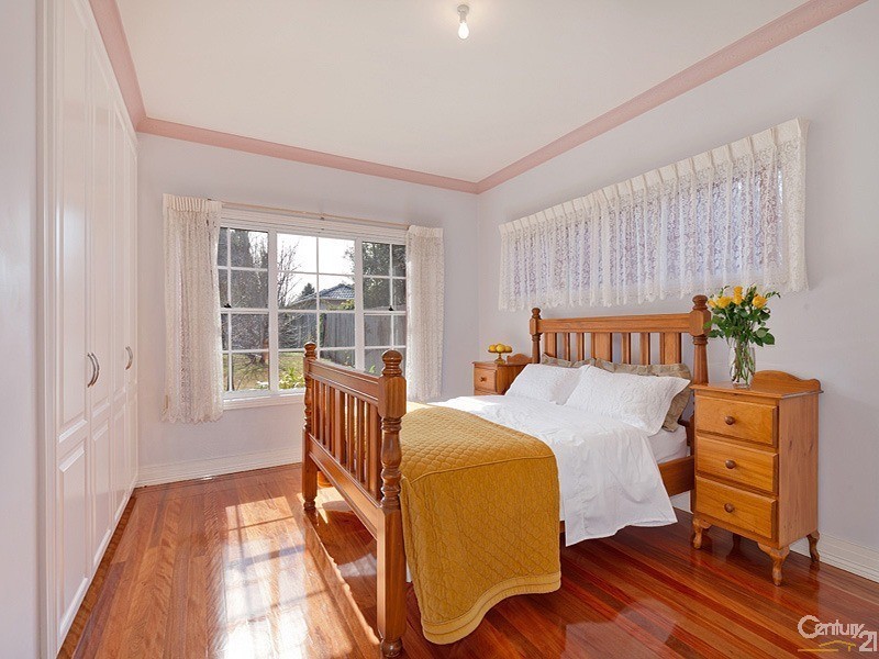 1 Hope Street, Wentworth Falls NSW 2782