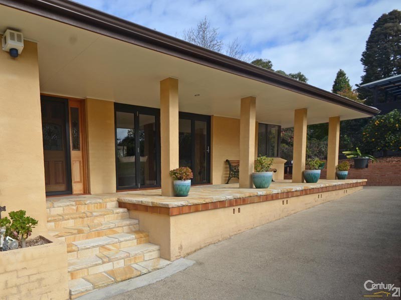 203 Hawkesbury Road, Winmalee NSW 2777