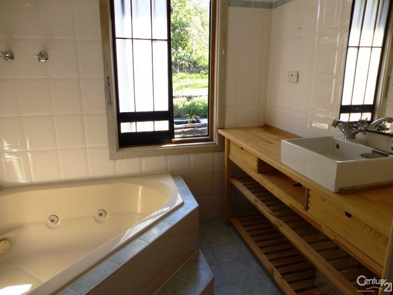 80 Glossop Rd, Linden NSW 2778