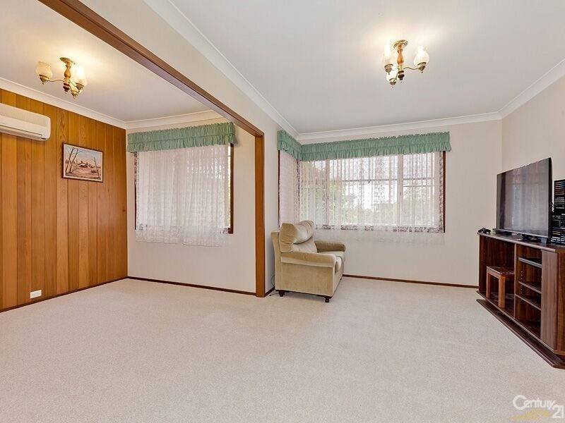 7 Fairway Ave, Springwood NSW 2777