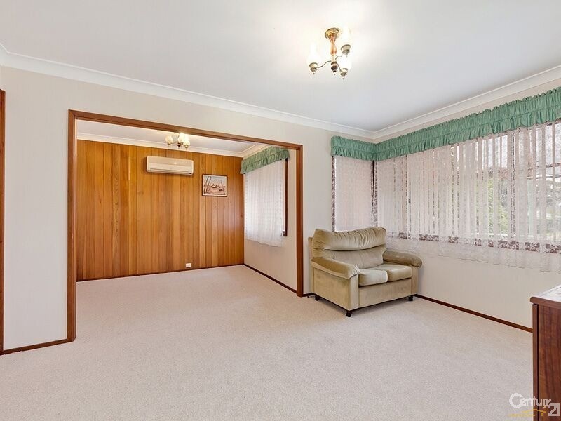 7 Fairway Ave, Springwood NSW 2777