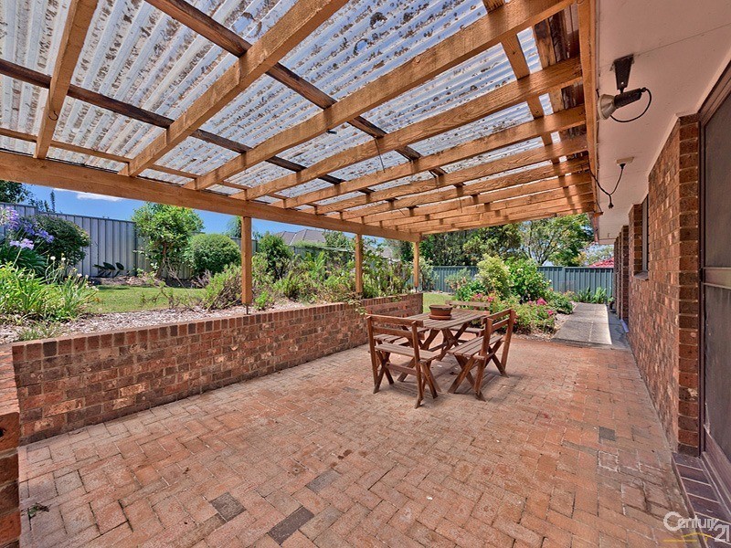 4 Edna Avenue, Springwood NSW 2777