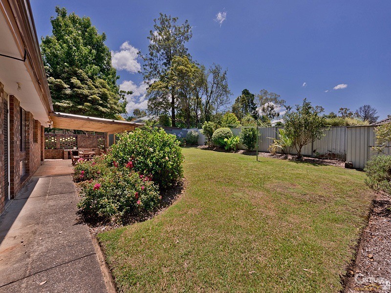 4 Edna Avenue, Springwood NSW 2777