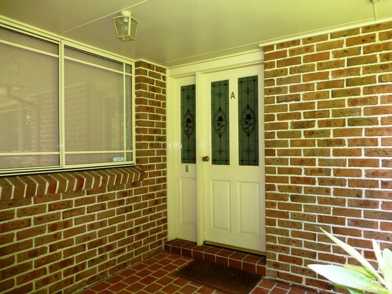 1/9a Bland Rd, Springwood NSW 2777