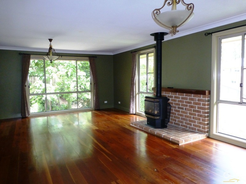 7 Sunny Ridge Rd, Winmalee NSW 2777