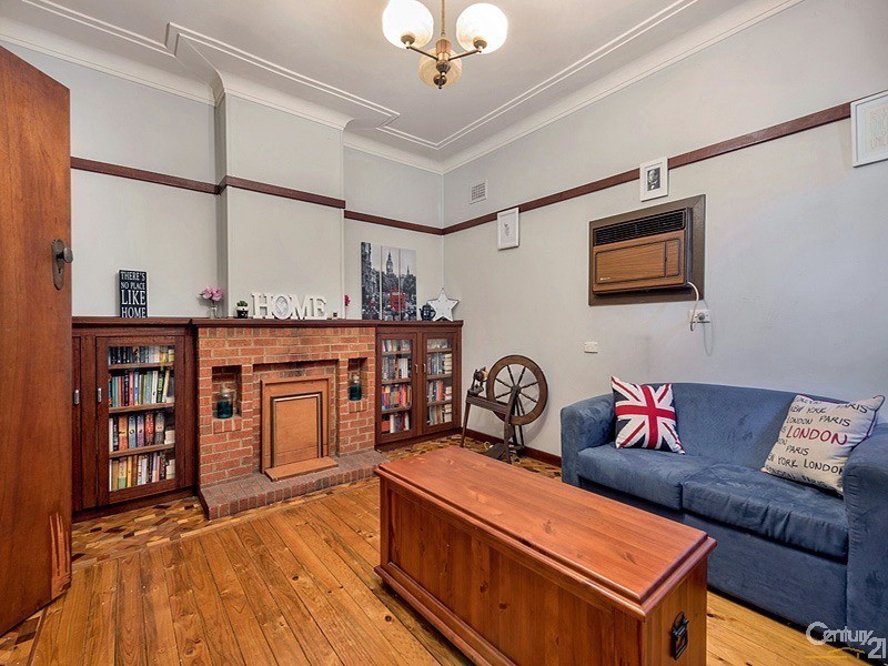 383 Macquarie Road, Springwood NSW 2777