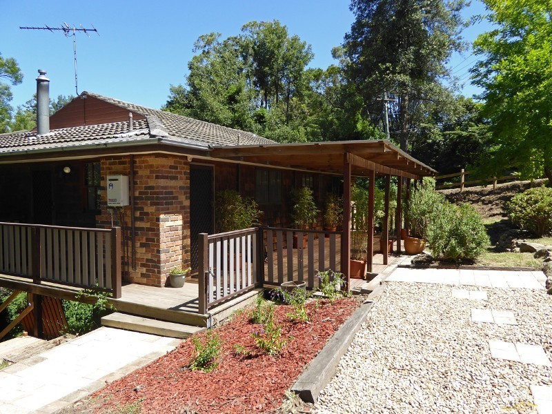 21 Sir Henrys Parade, Faulconbridge NSW 2776