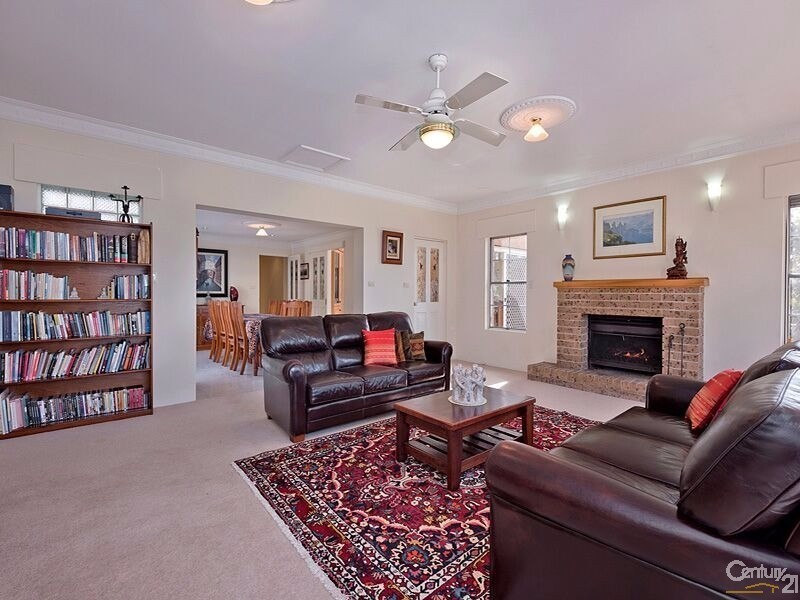 24 Old Bathurst Road, Woodford NSW 2778