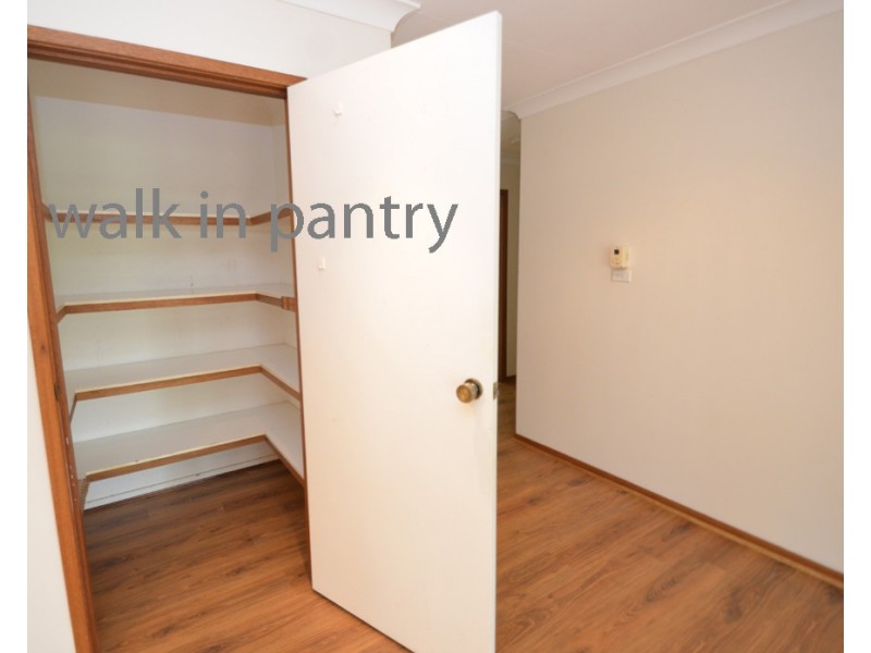 43 Thomson Ave, Springwood NSW 2777