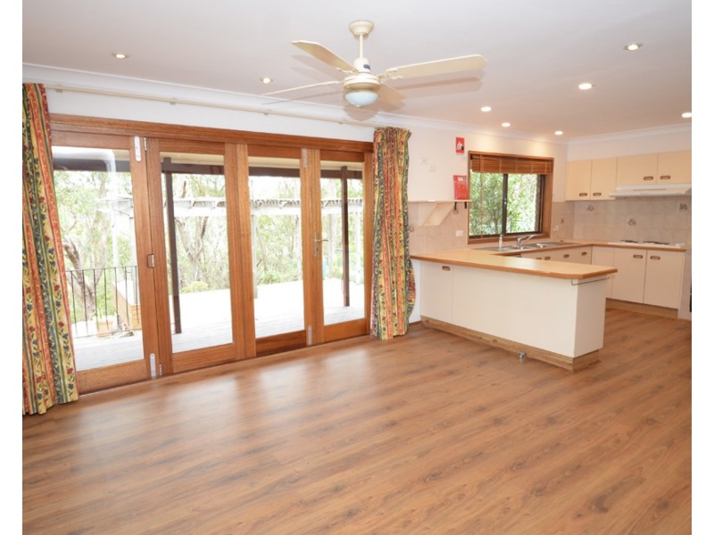 43 Thomson Ave, Springwood NSW 2777