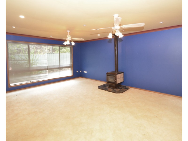 43 Thomson Ave, Springwood NSW 2777