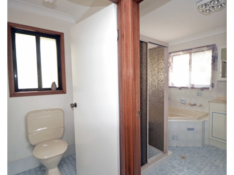 43 Thomson Ave, Springwood NSW 2777