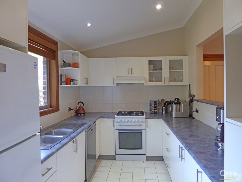 82 Huntley Grange Rd, Springwood NSW 2777