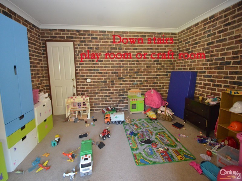 82 Huntley Grange Rd, Springwood NSW 2777