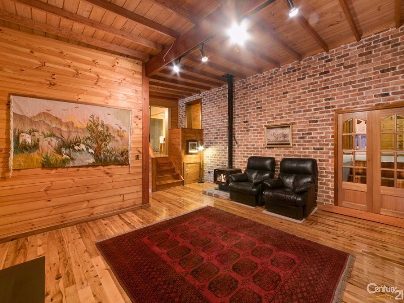 37 Bee Farm Rd, Springwood NSW 2777