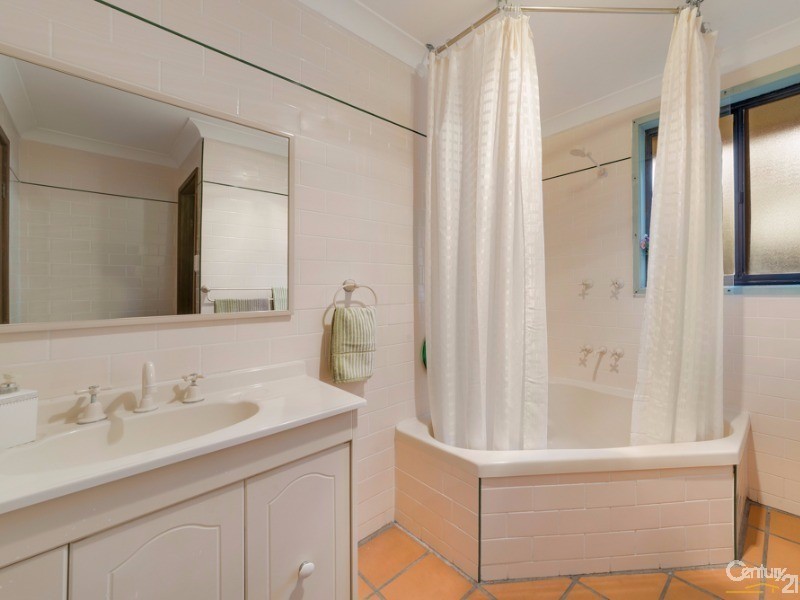37 Bee Farm Rd, Springwood NSW 2777