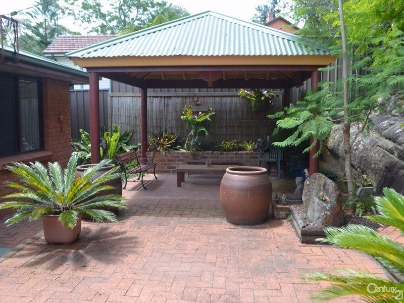37 Bee Farm Rd, Springwood NSW 2777