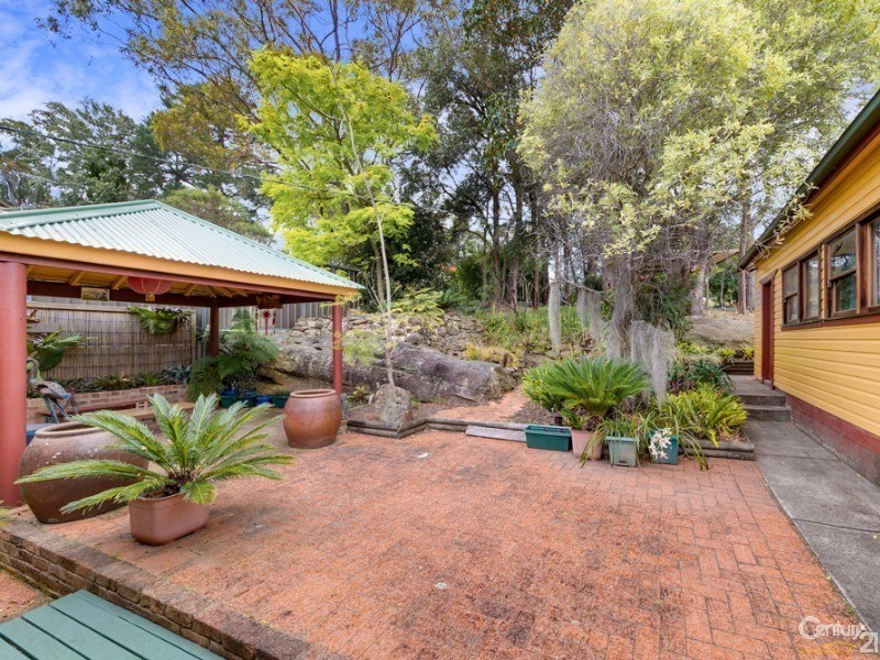 37 Bee Farm Rd, Springwood NSW 2777