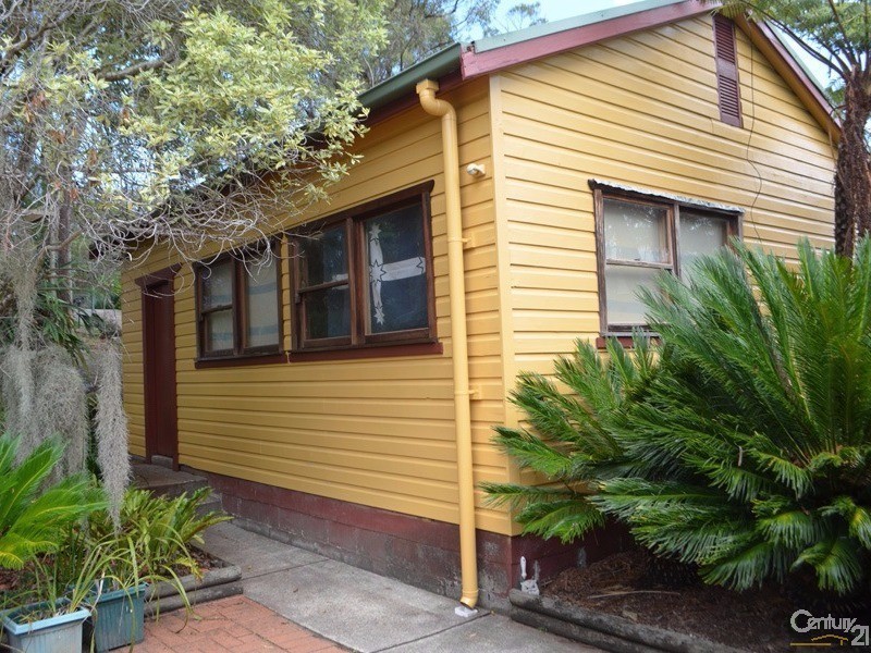 37 Bee Farm Rd, Springwood NSW 2777