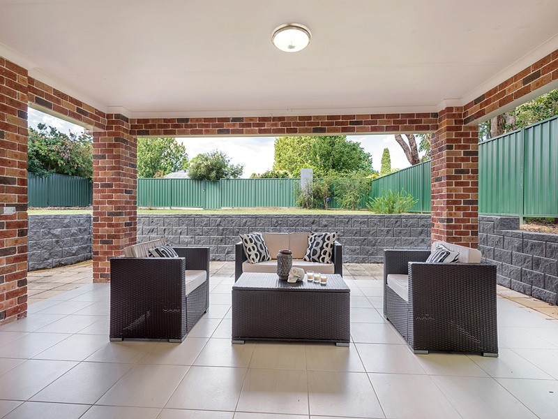 17 Meeks Crescent, Faulconbridge NSW 2776