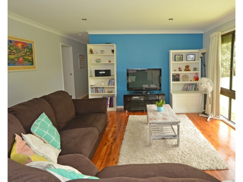 17 Booker Rd, Hawkesbury Heights NSW 2777