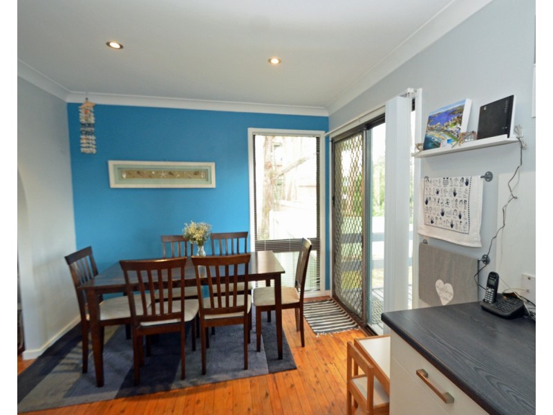 17 Booker Rd, Hawkesbury Heights NSW 2777