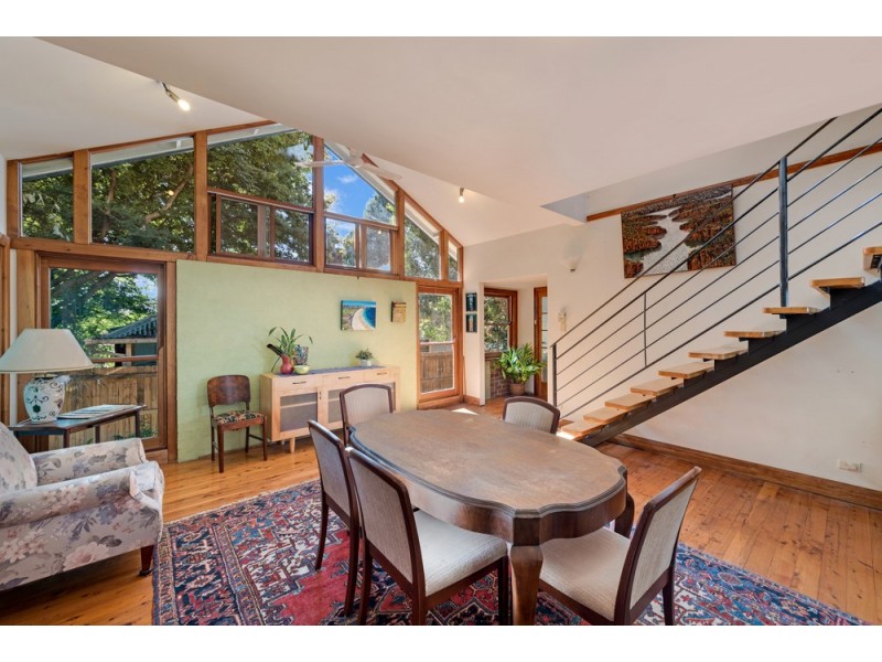 16 Moorecourt Ave, Springwood NSW 2777