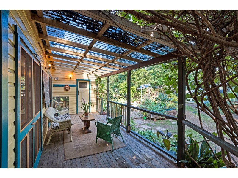 16 Moorecourt Ave, Springwood NSW 2777