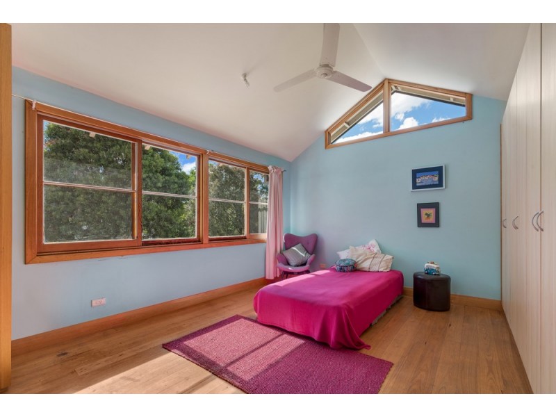 16 Moorecourt Ave, Springwood NSW 2777