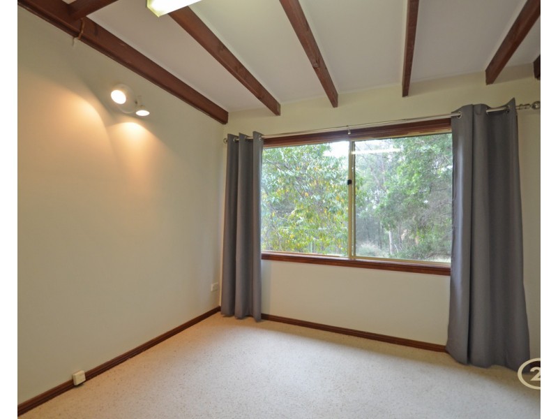 3a Roberts Pde, Hawkesbury Heights NSW 2777