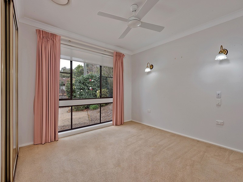 16  Farm Rd, Springwood NSW 2777