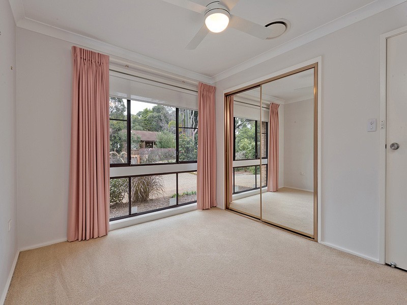 16  Farm Rd, Springwood NSW 2777