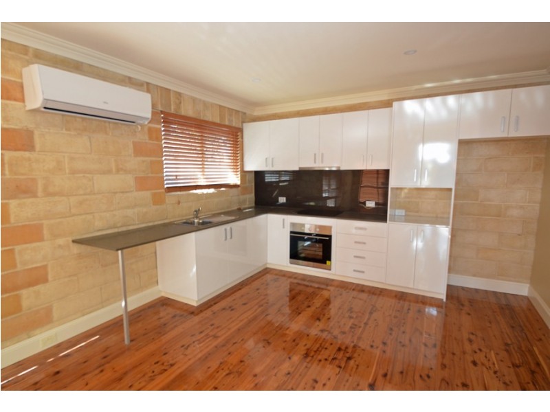 2/128 BUrns Rd, Springwood NSW 2777