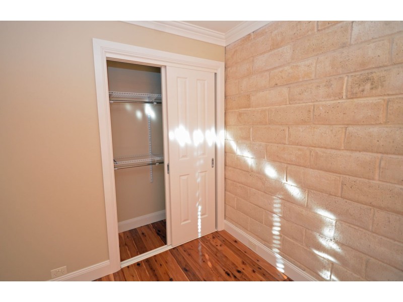 2/128 BUrns Rd, Springwood NSW 2777