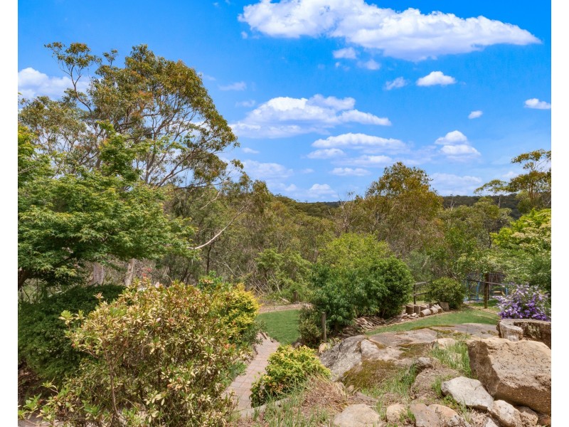 22 Fairways Crescent, Springwood NSW 2777