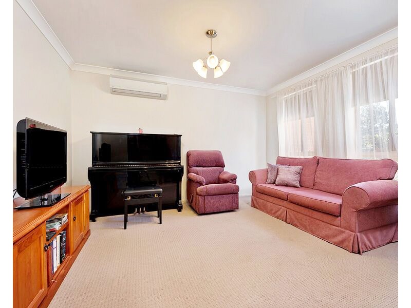 8 Springwood Ave, Springwood NSW 2777