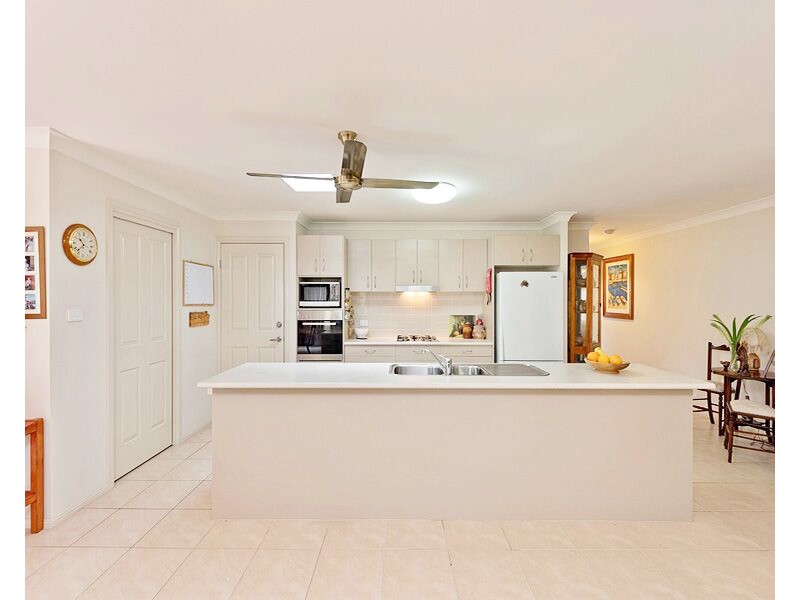 8 Springwood Ave, Springwood NSW 2777