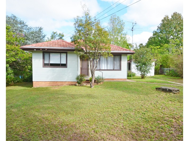 13 Russell Ave, Valley Heights NSW 2777