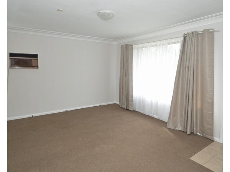 13 Russell Ave, Valley Heights NSW 2777