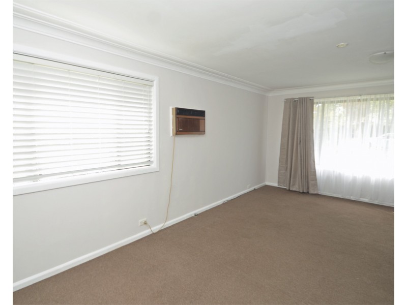 13 Russell Ave, Valley Heights NSW 2777