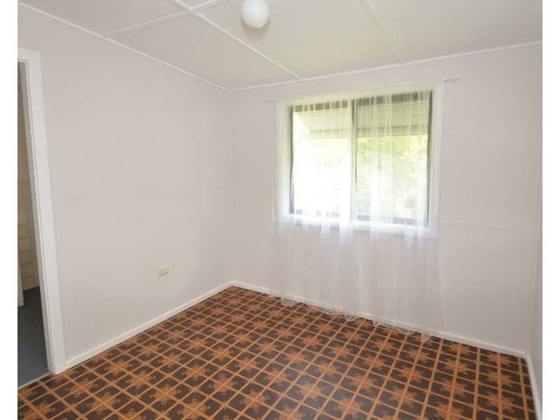 13 Russell Ave, Valley Heights NSW 2777