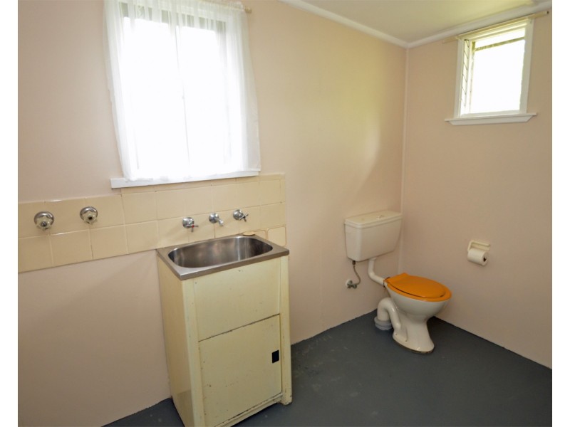 13 Russell Ave, Valley Heights NSW 2777