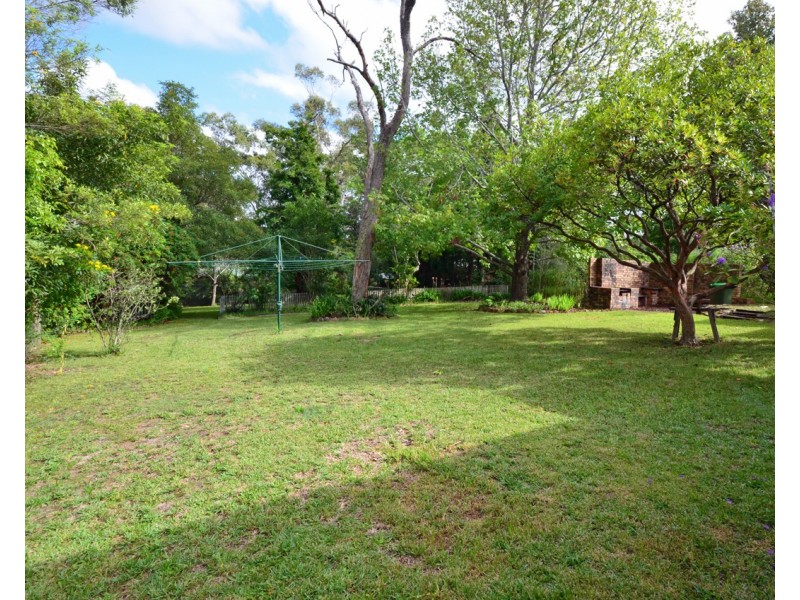 13 Russell Ave, Valley Heights NSW 2777