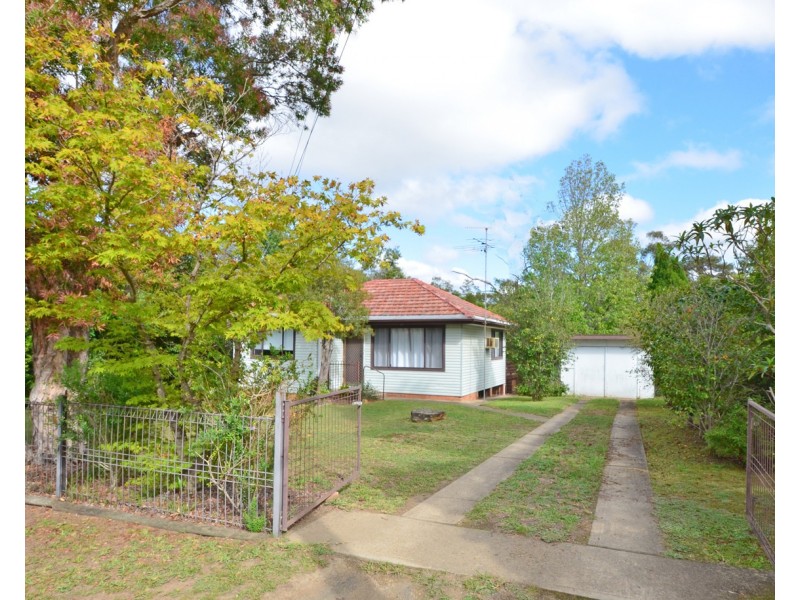 13 Russell Ave, Valley Heights NSW 2777