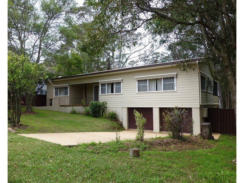 20 Moore Rd, Springwood NSW 2777