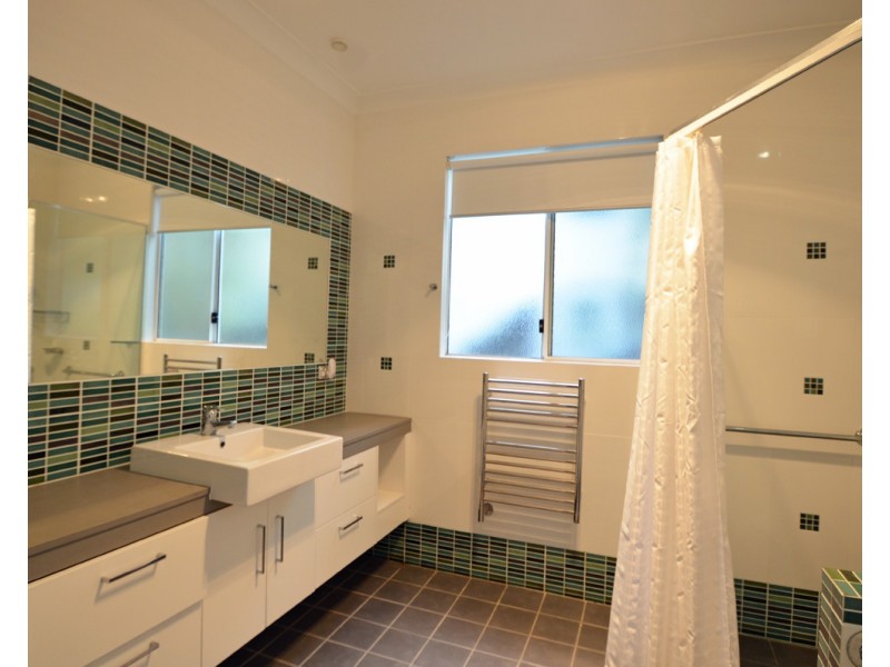 20 Moore Rd, Springwood NSW 2777