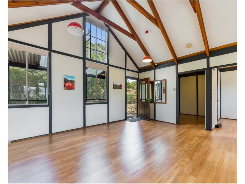 9 Clifton Ave, Faulconbridge NSW 2776