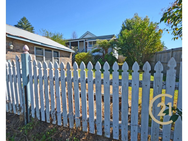 16 Springwood Ave, Springwood NSW 2777