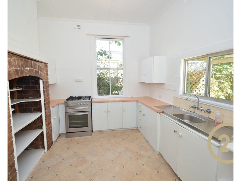 16 Springwood Ave, Springwood NSW 2777