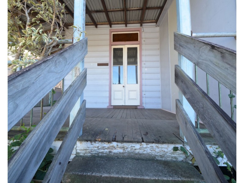 16 Springwood Ave, Springwood NSW 2777